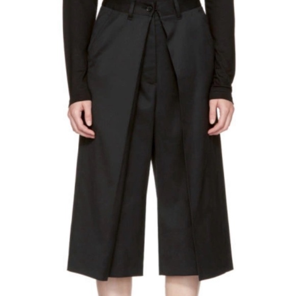 MM6 Maison Martin Margiela Pants - MM6 Maison Martin Margiela Black Short Suit Trousers Black Wide-Leg Culottes